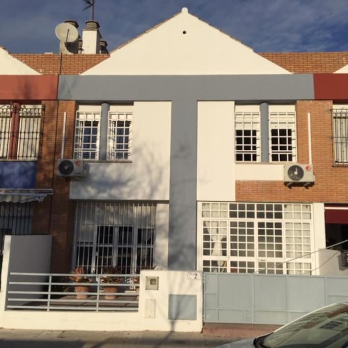 Casa Soleada En Calle Tranquila Seville Luaran gambar